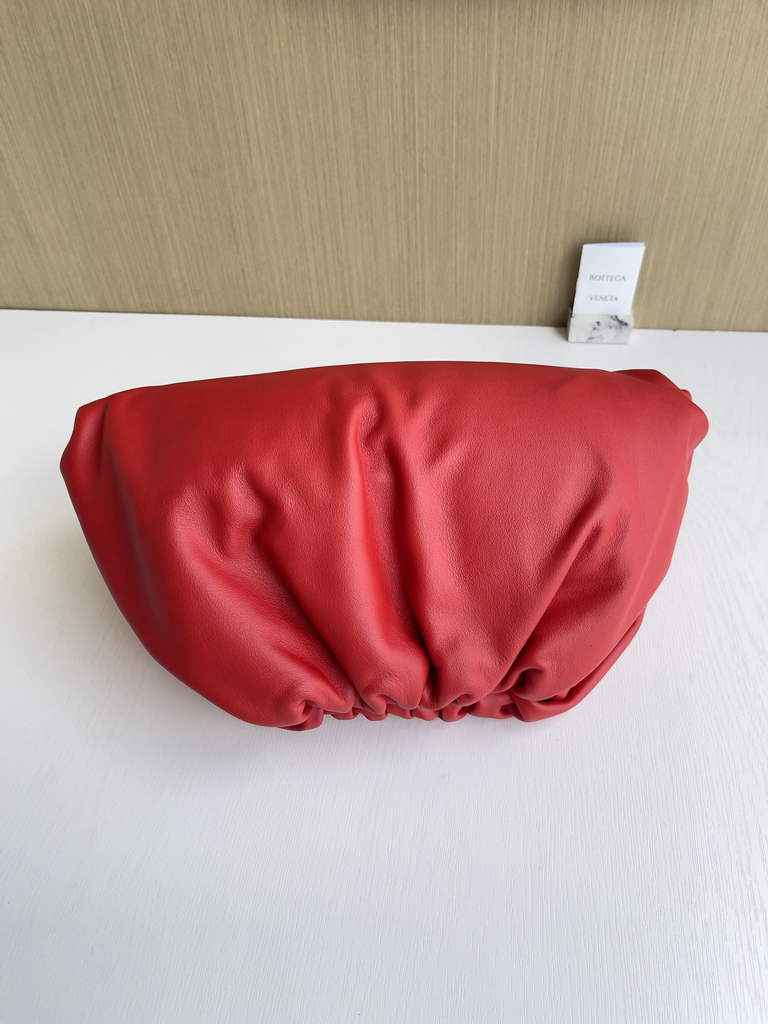Bottega Veneta Pouch 576227 Calfskin In Red