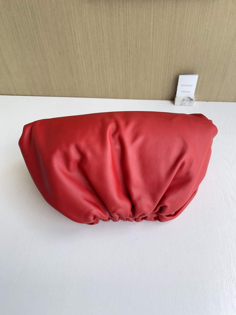 Bottega Veneta Pouch 576227 Calfskin In Red
