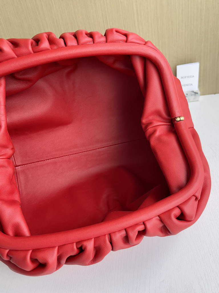 Bottega Veneta Pouch 576227 Calfskin In Red