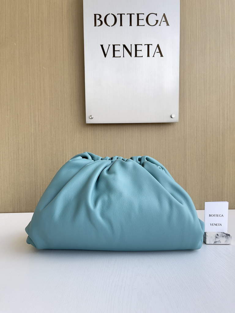 Bottega Veneta Pouch 576227 Calfskin In Blue