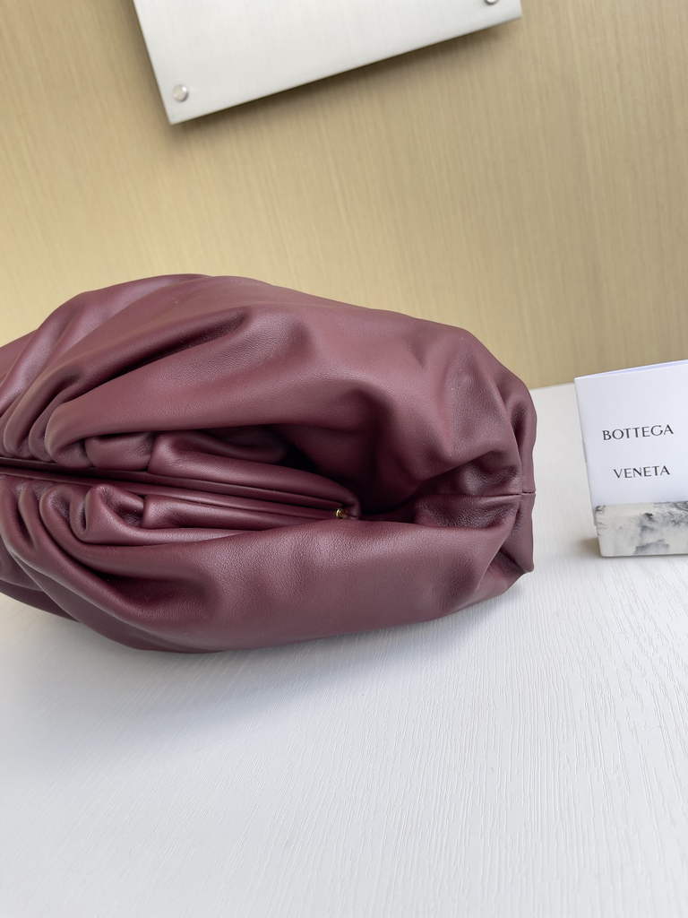 Bottega Veneta Pouch 576227 Calfskin In Wine Red