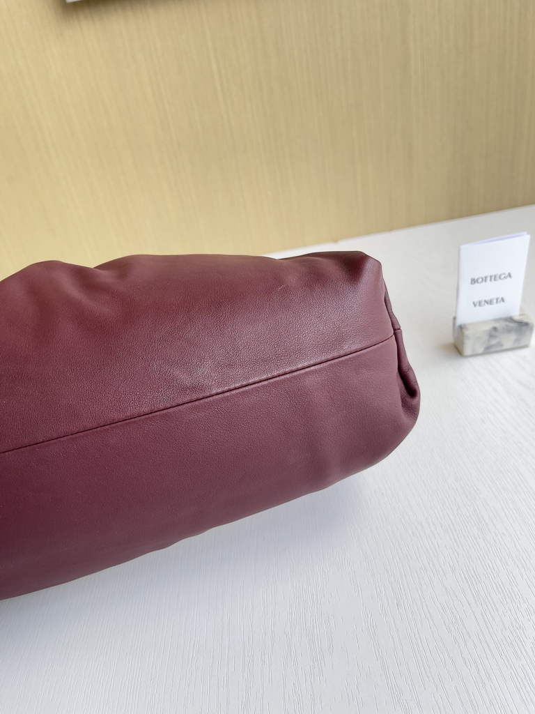 Bottega Veneta Pouch 576227 Calfskin In Wine Red