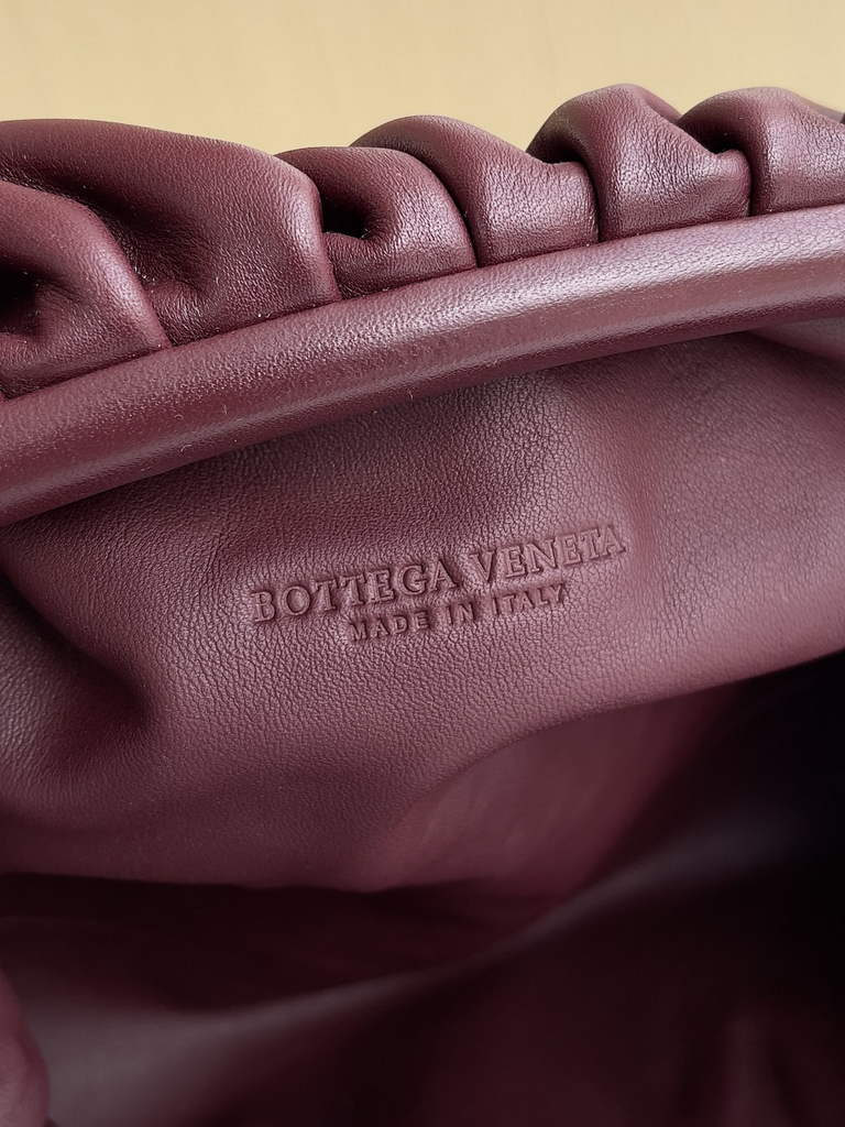 Bottega Veneta Pouch 576227 Calfskin In Wine Red