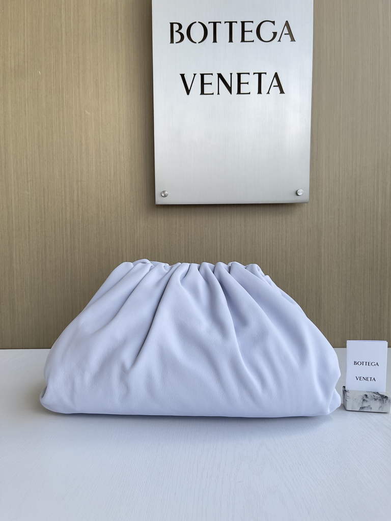 Bottega Veneta Pouch 576227 Calfskin In Light Blue