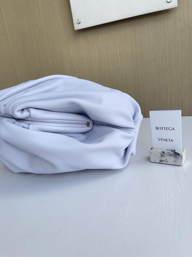 Bottega Veneta Pouch 576227 Calfskin In Light Blue