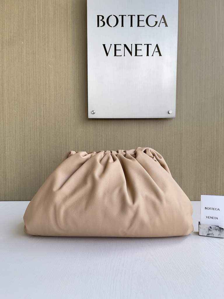 Bottega Veneta Pouch 576227 Calfskin In Dark Beige