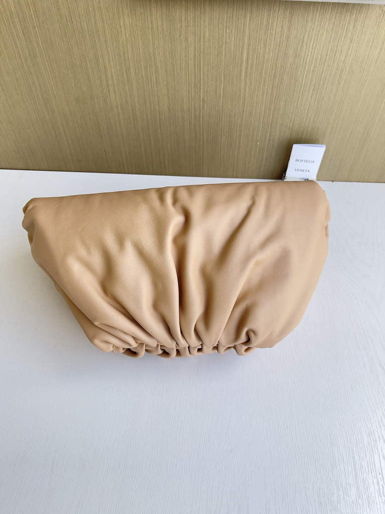 Bottega Veneta Pouch 576227 Calfskin In Dark Beige