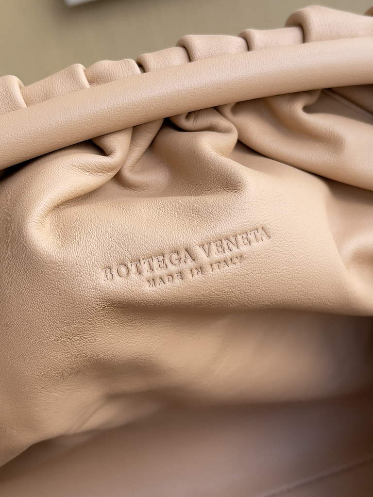 Bottega Veneta Pouch 576227 Calfskin In Dark Beige