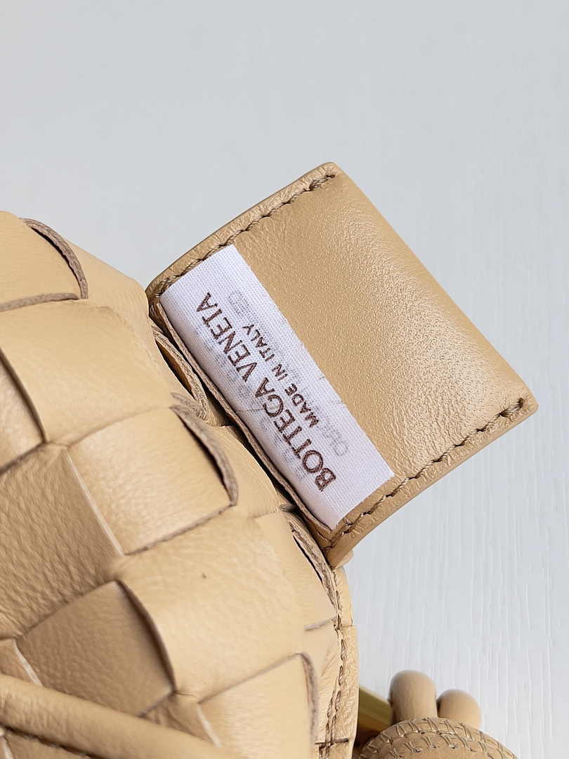 Bottega Veneta Sardine 716082 Lambskin Apricot