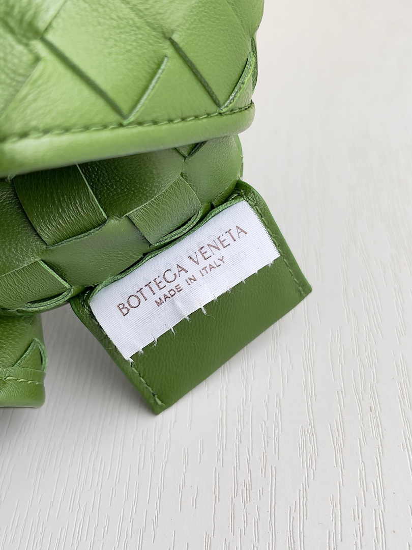 Bottega Veneta Sardine 716082 Green Lambskin