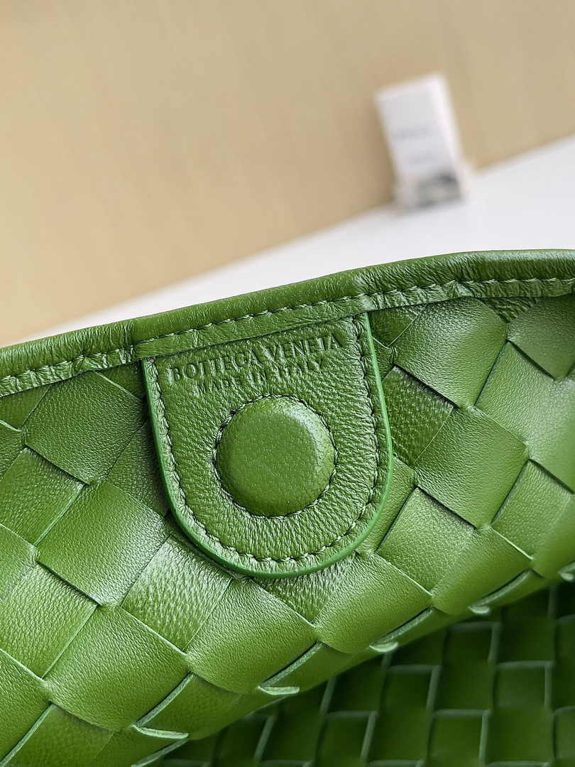 Bottega Veneta Sardine 716082 Green Lambskin