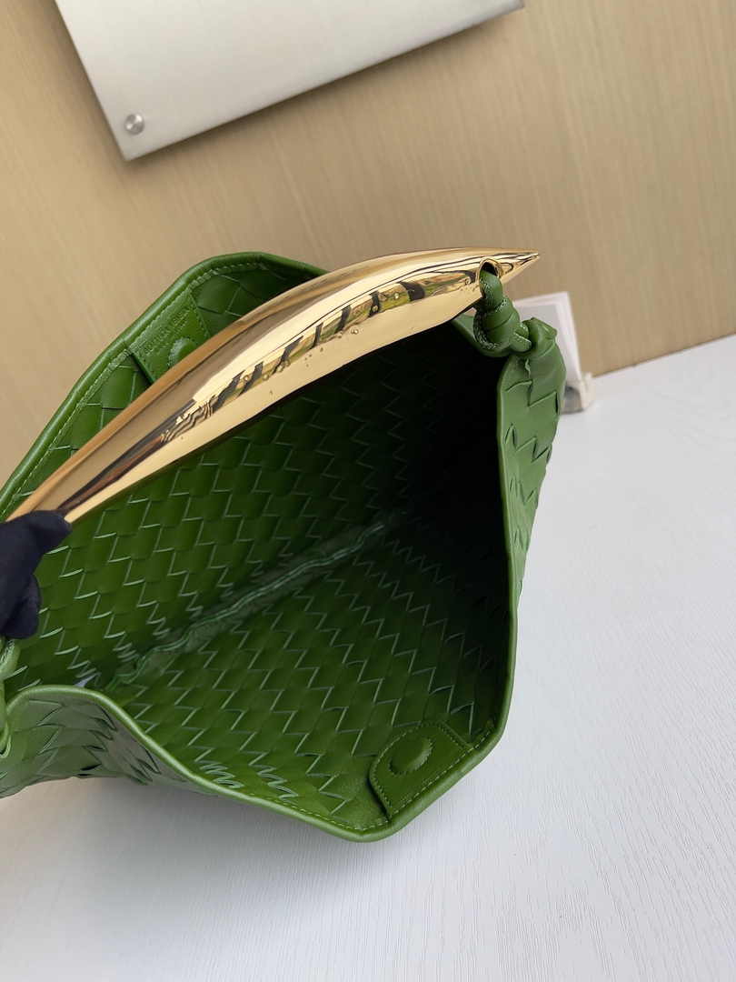 Bottega Veneta Sardine 716082 Green Lambskin