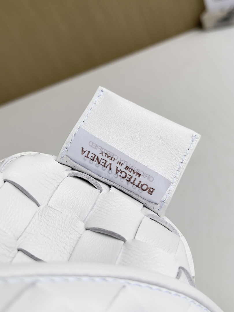 Bottega Veneta Sardine 716082 Lambskin White