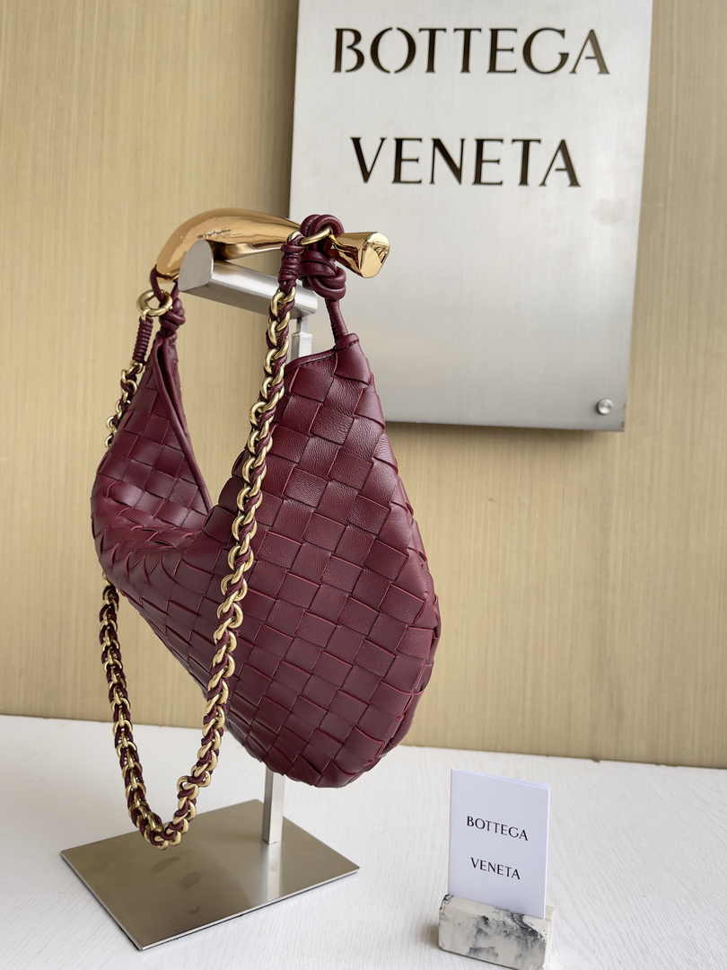 Bottega Veneta Sardine With Chain 776768 Lambskin Wine Red