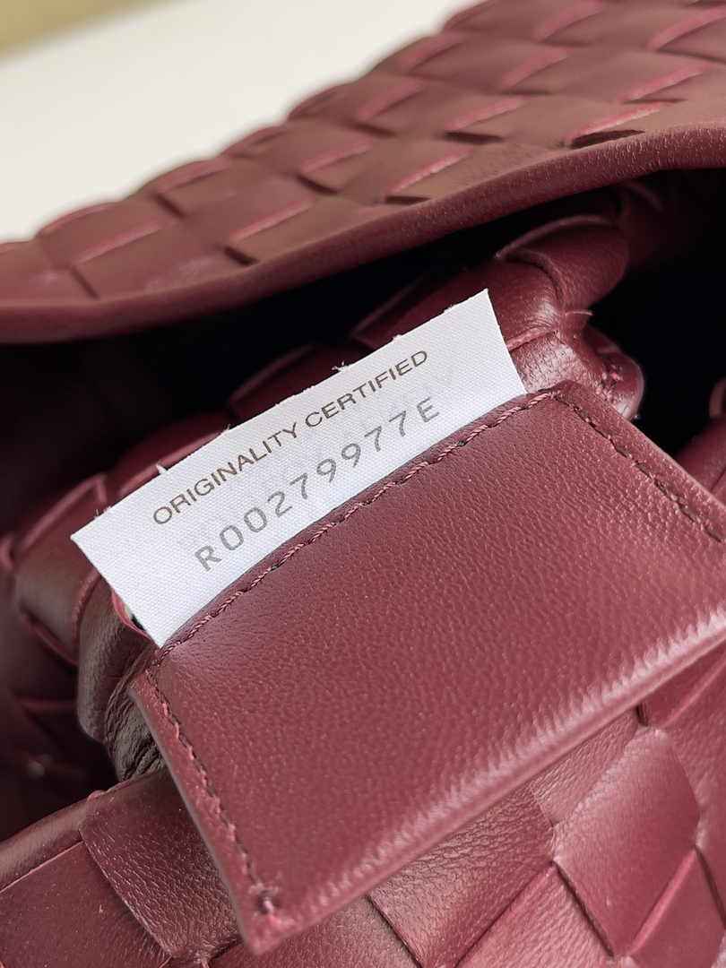 Bottega Veneta Sardine With Chain 776768 Lambskin Wine Red