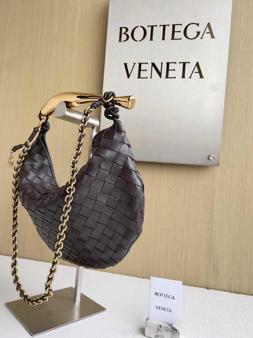 Bottega Veneta Sardine With Chain 776768 Lambskin Coffee