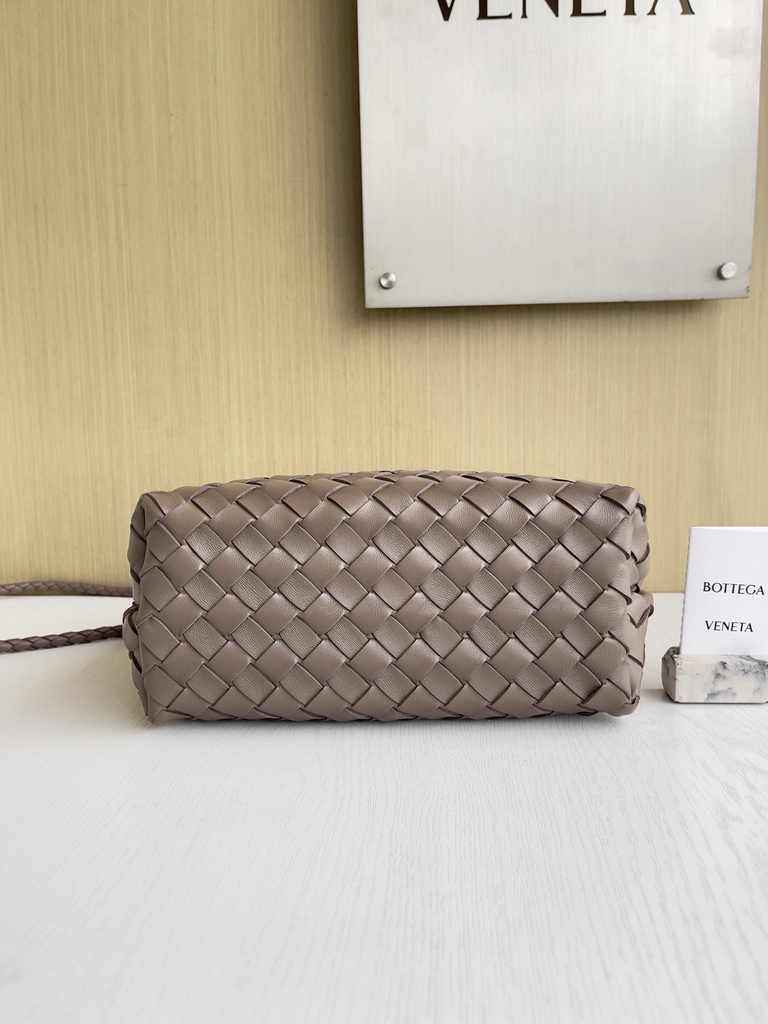 Bottega Veneta Small Andiamo Bag 743568 Lambskin Nude