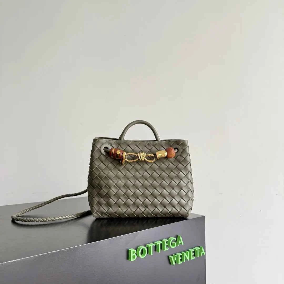 Bottega Veneta Small Andiamo Bag in 743568 dark gray Lambskin