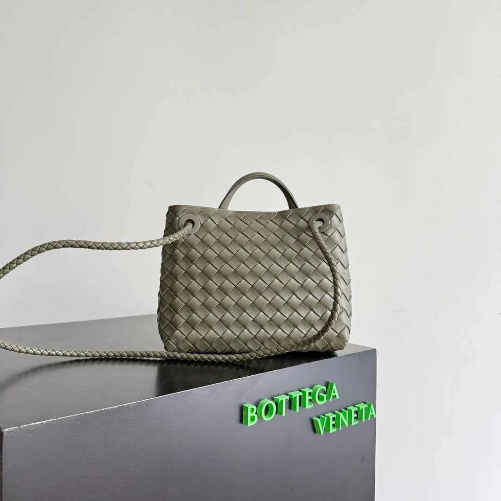 Bottega Veneta Small Andiamo Bag in 743568 dark gray Lambskin
