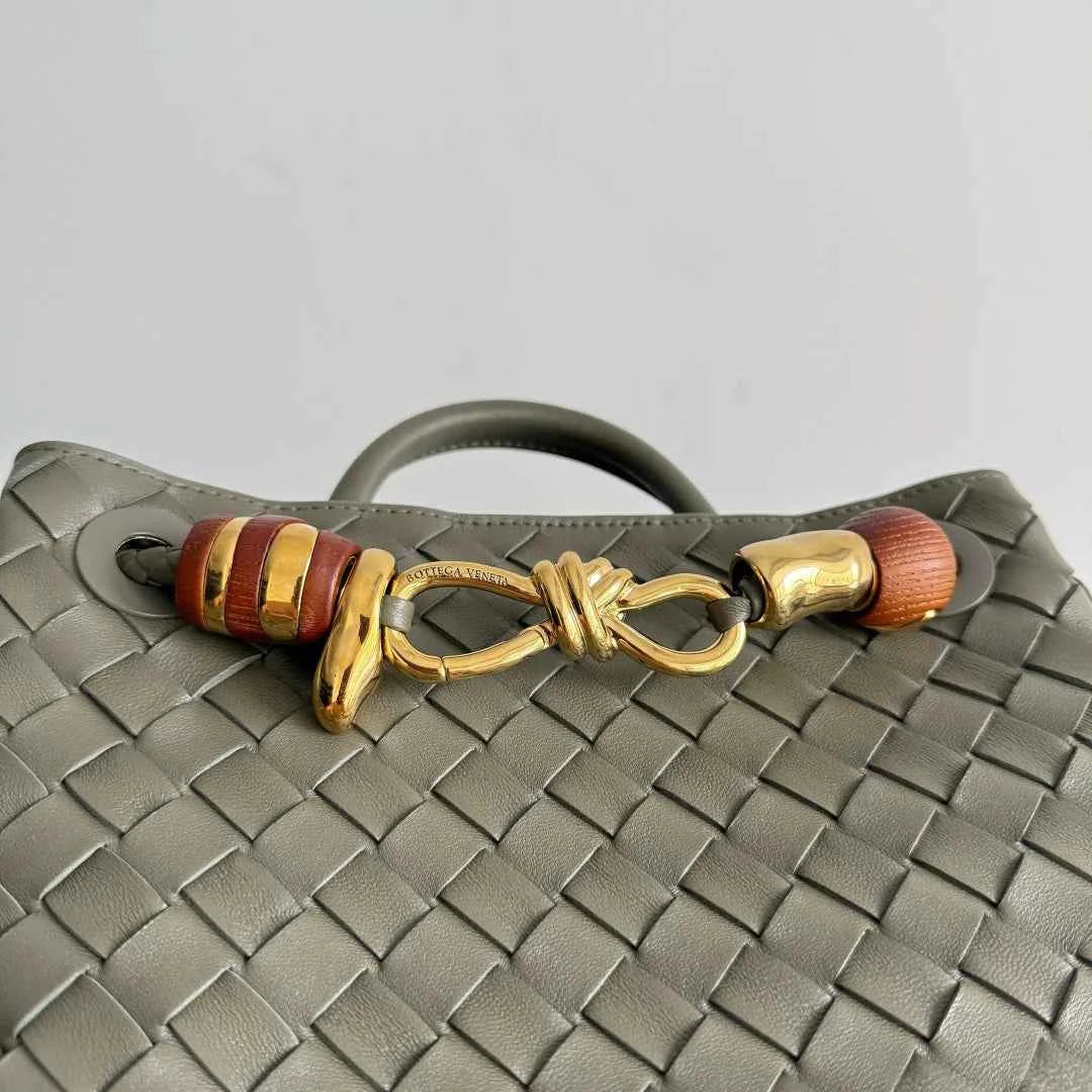 Bottega Veneta Small Andiamo Bag in 743568 dark gray Lambskin