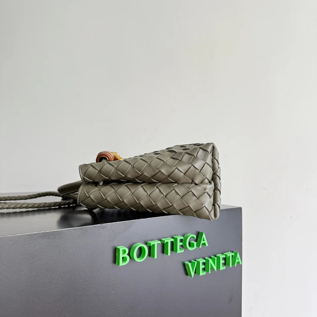 Bottega Veneta Small Andiamo Bag in 743568 dark gray Lambskin