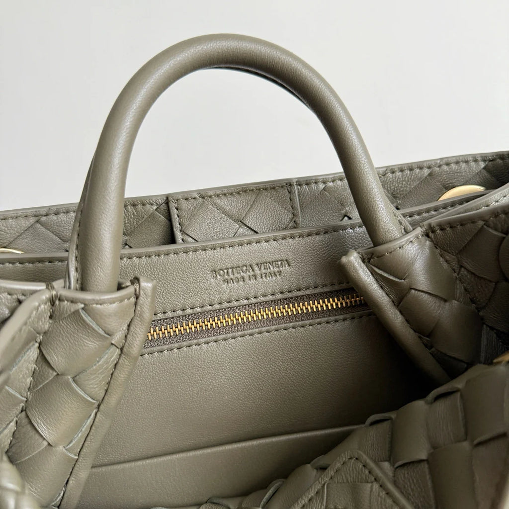 Bottega Veneta Small Andiamo Bag in 743568 dark gray Lambskin