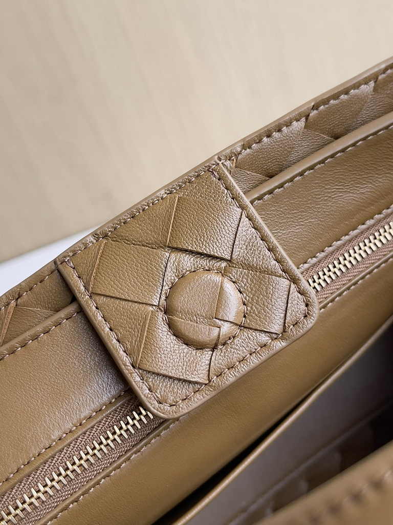 Bottega Veneta Small Andiamo Bag 743568 Lambskin Tan
