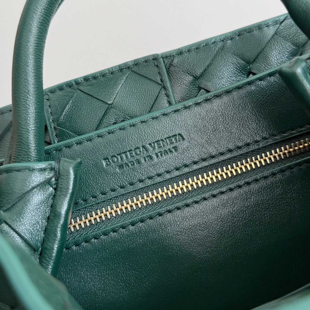 Bottega Veneta Small Andiamo Bag in 743568 Lambskin dark green