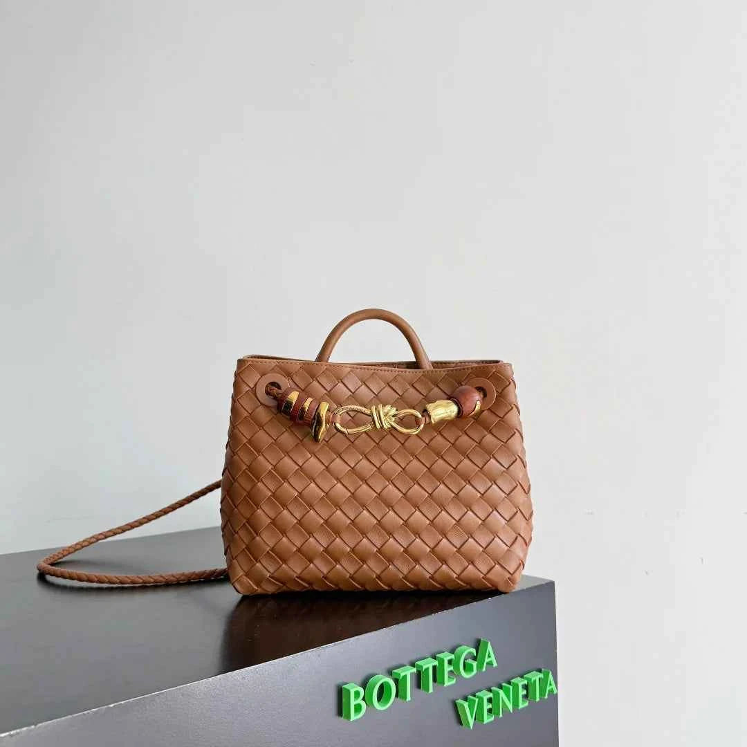 Bottega Veneta Small Andiamo Bag in 743568 Lambskin brown