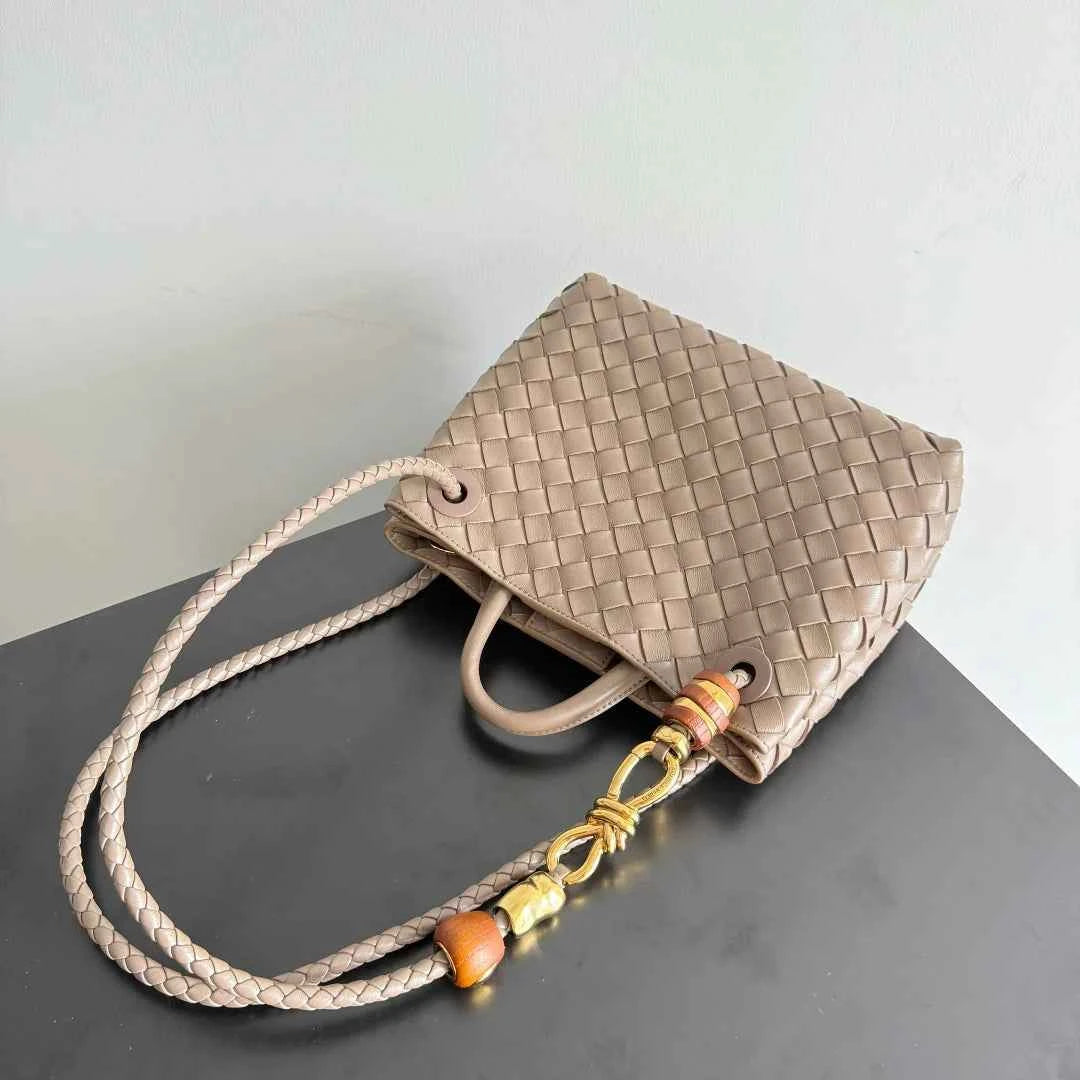 Bottega Veneta Small Andiamo Bag in 743568 power pink Lambskin