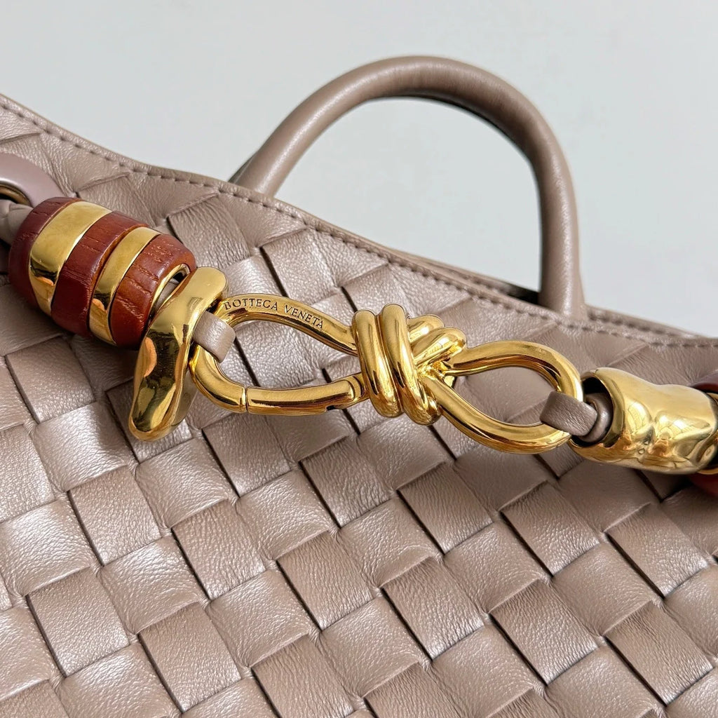 Bottega Veneta Small Andiamo Bag in 743568 power pink Lambskin