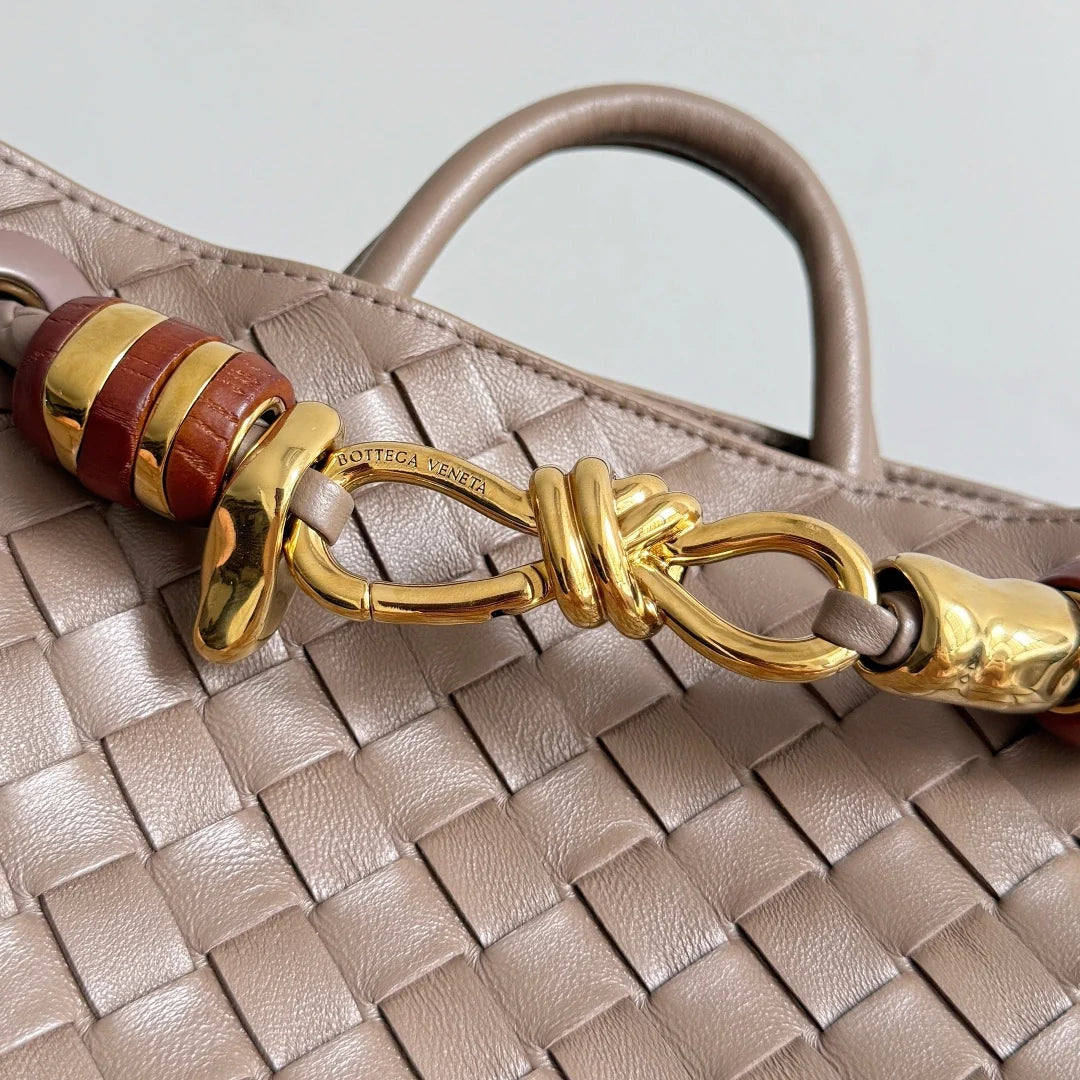 Bottega Veneta Small Andiamo Bag in 743568 power pink Lambskin