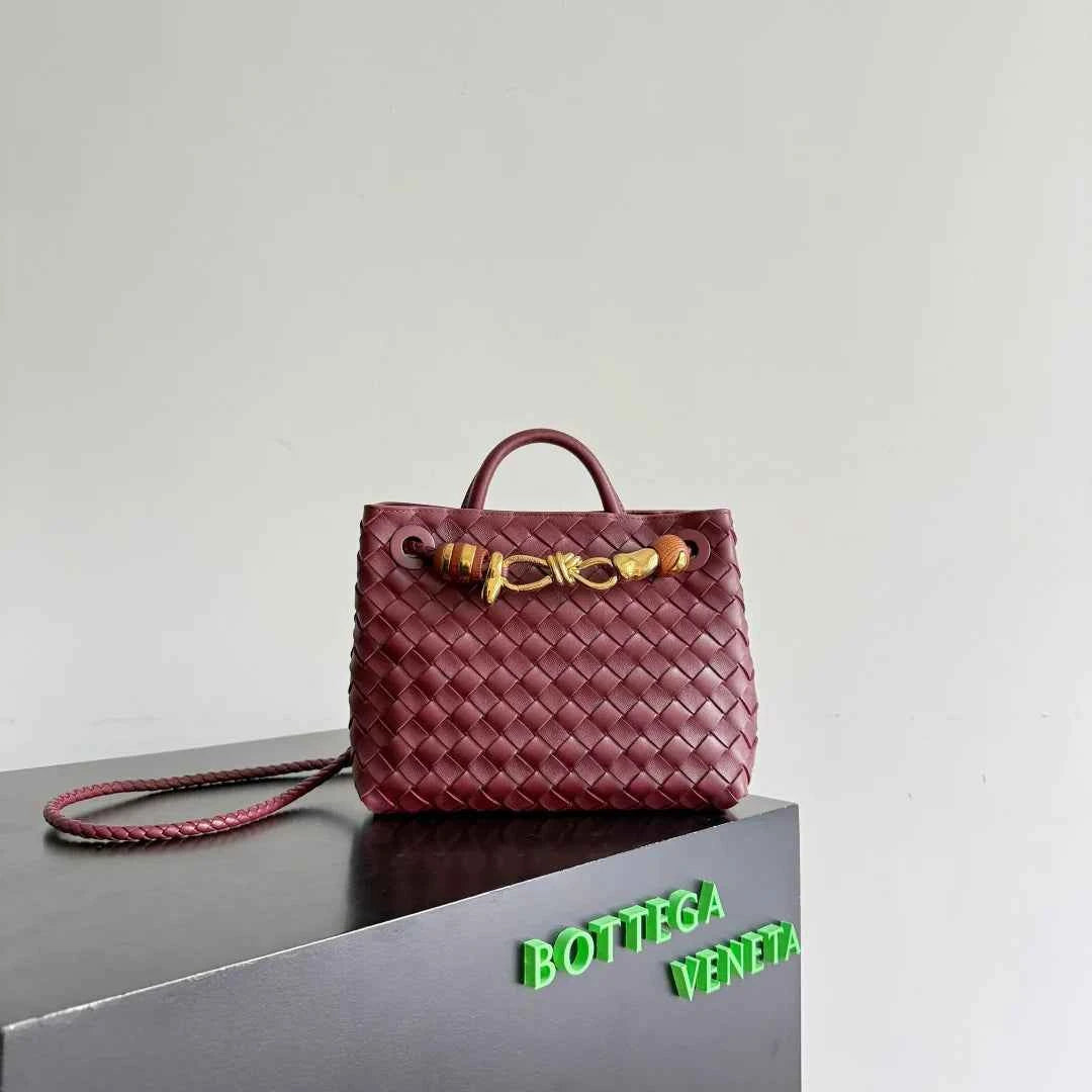 Bottega Veneta Small Andiamo Bag in 743568 wine red Lambskin