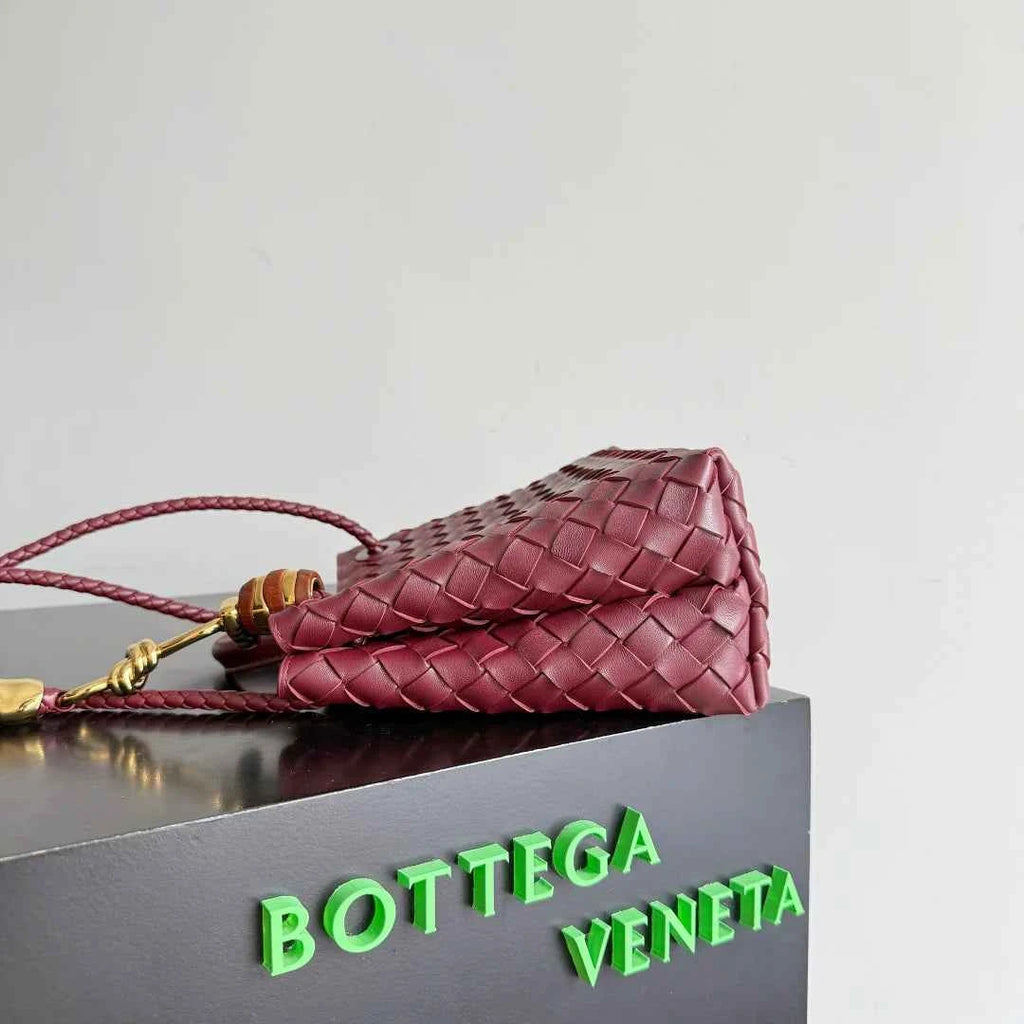 Bottega Veneta Small Andiamo Bag in 743568 wine red Lambskin