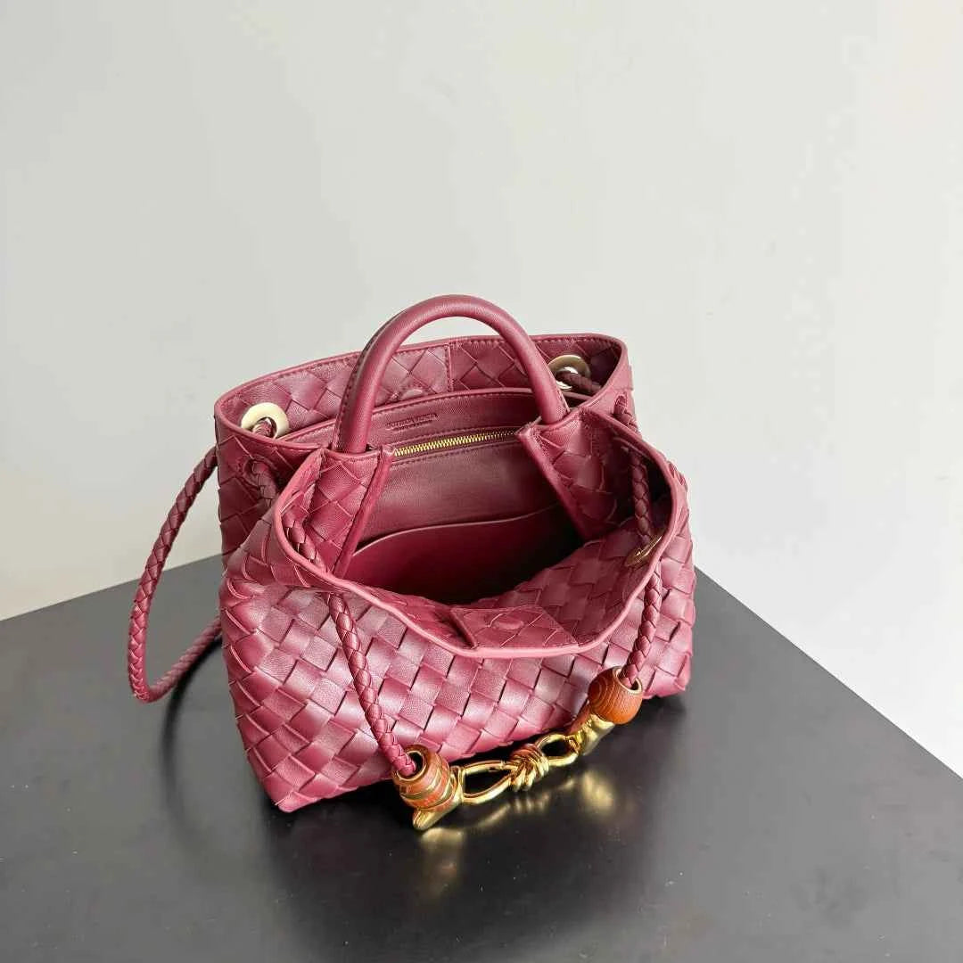 Bottega Veneta Small Andiamo Bag in 743568 wine red Lambskin