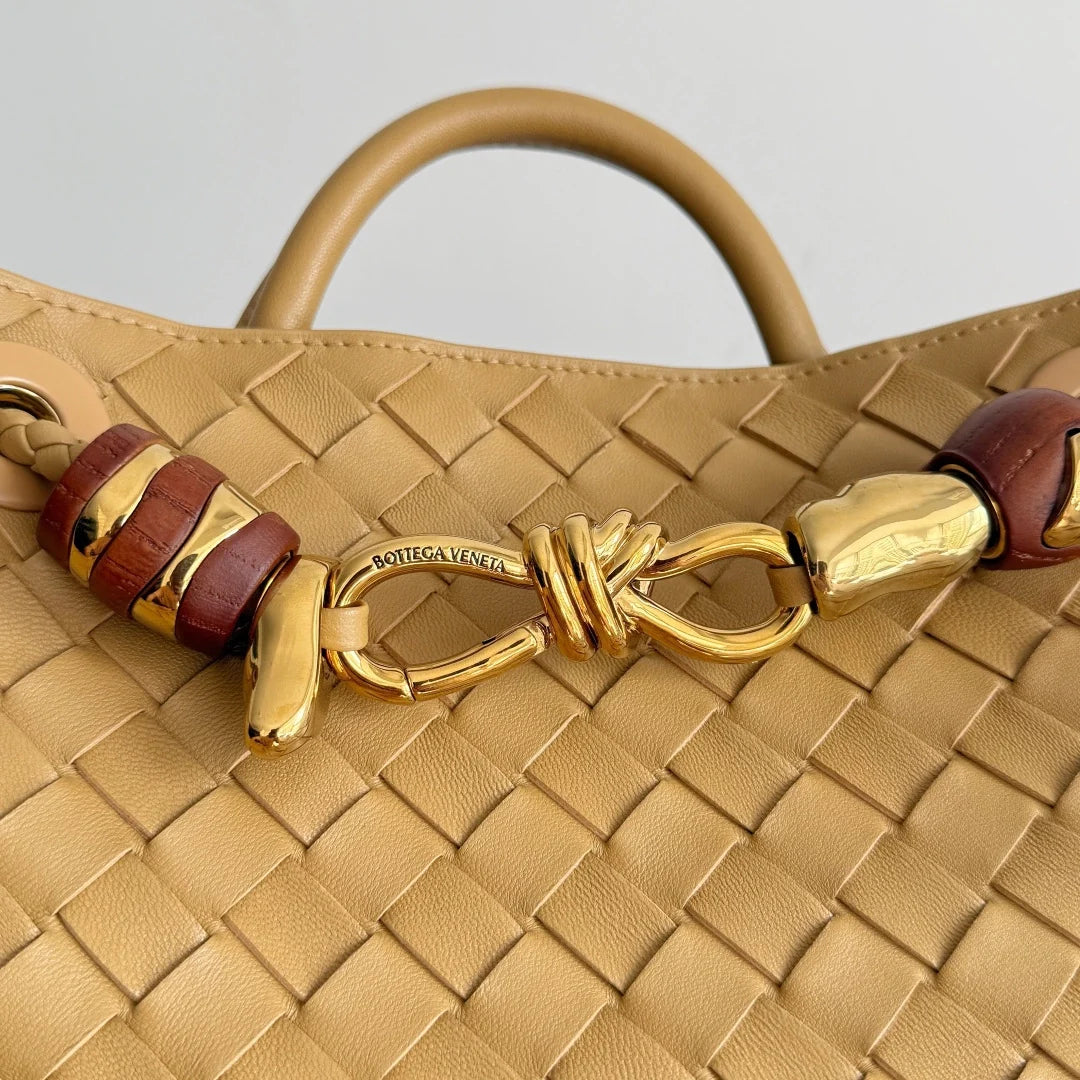 Bottega Veneta Small Andiamo Bag in 743568 tan Lambskin