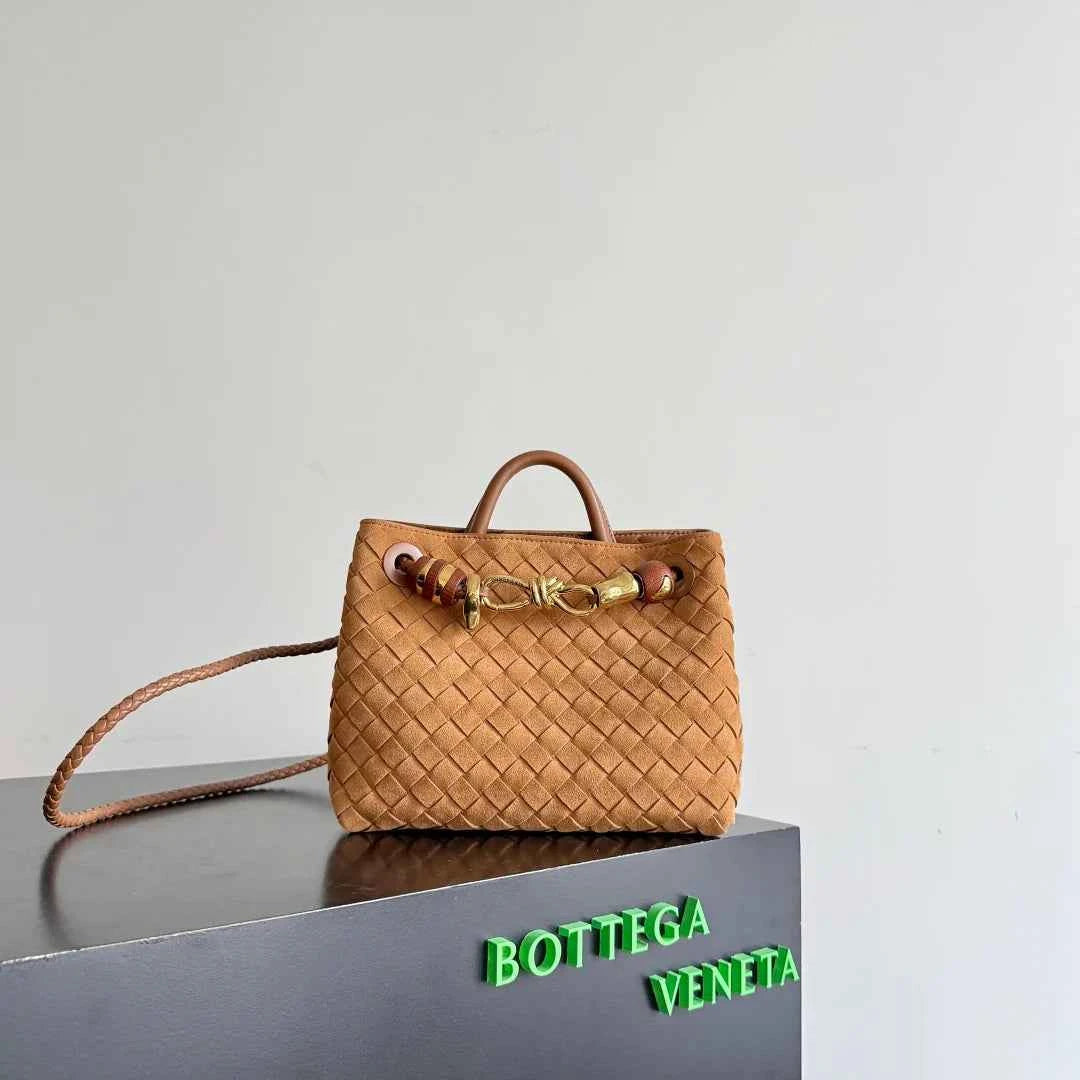 Bottega Veneta Small Andiamo Bag in 743568 Suede brown
