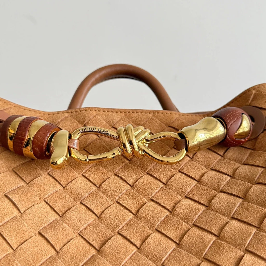 Bottega Veneta Small Andiamo Bag in 743568 Suede brown