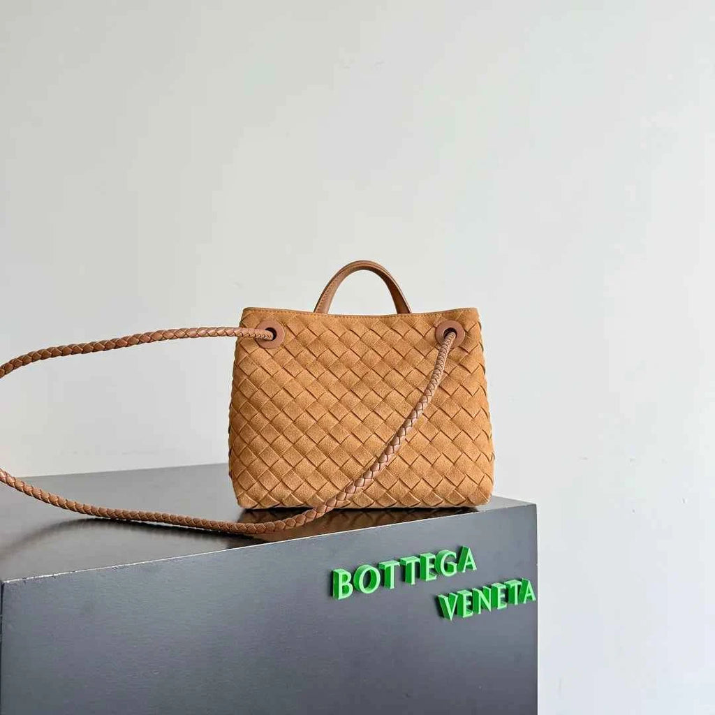Bottega Veneta Small Andiamo Bag in 743568 Suede brown