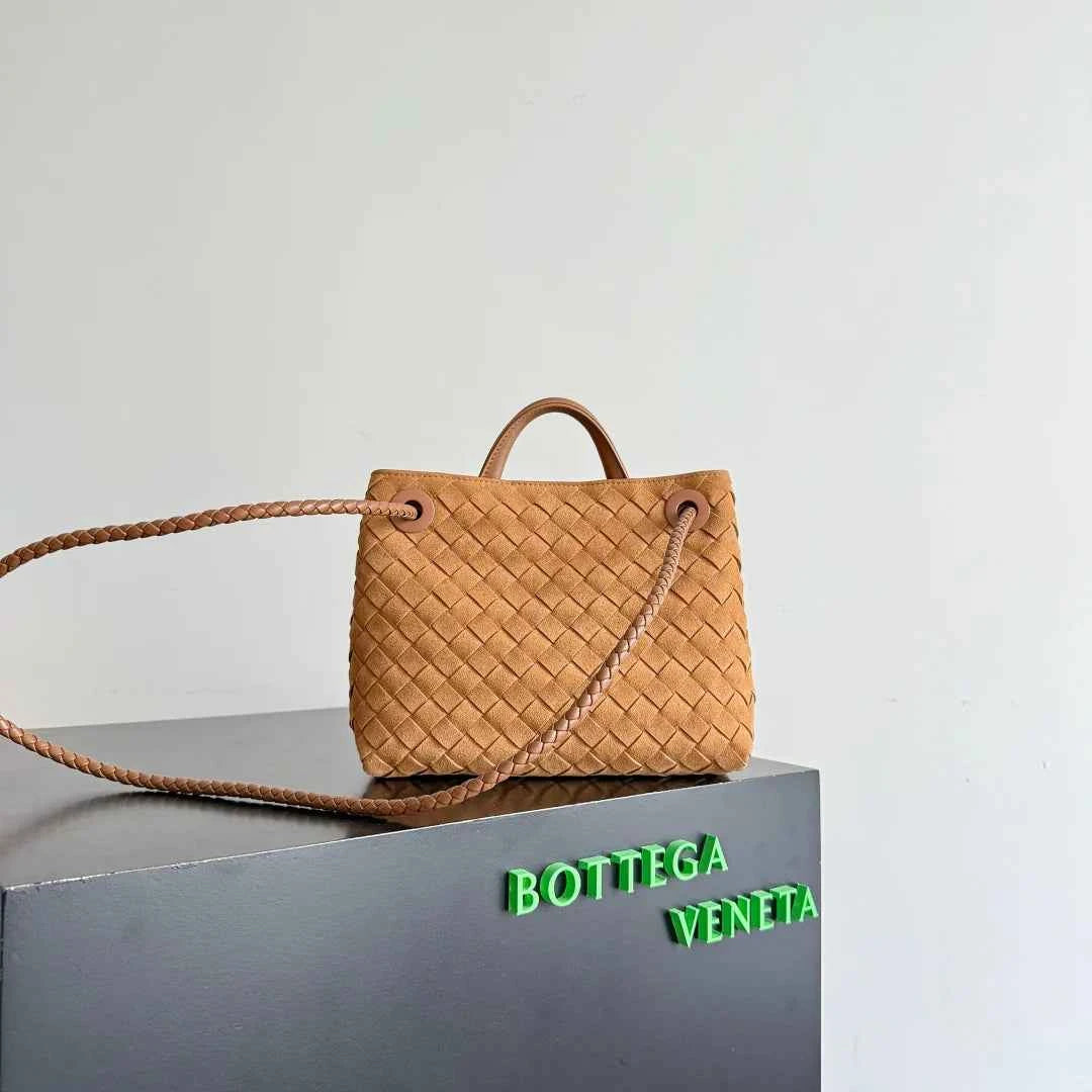 Bottega Veneta Small Andiamo Bag in 743568 Suede brown
