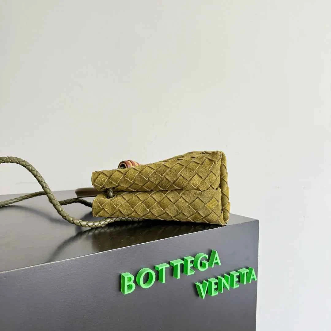 Bottega Veneta Small Andiamo Bag in 743568 Suede green