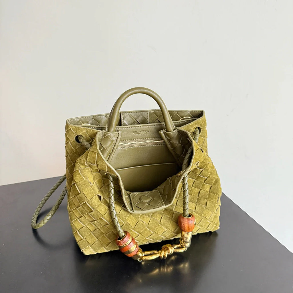 Bottega Veneta Small Andiamo Bag in 743568 Suede green