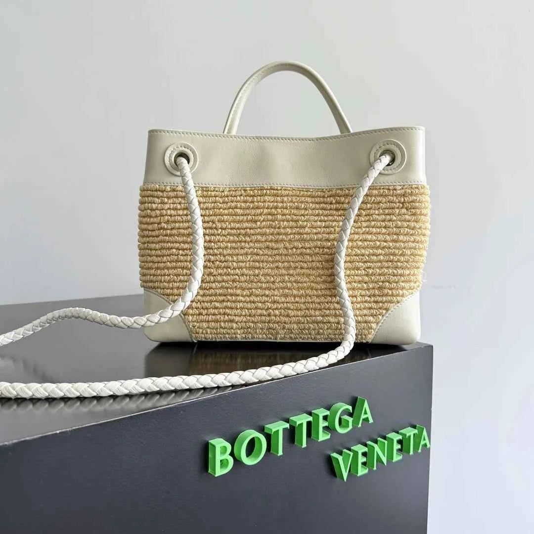 Bottega Veneta Small Andiamo Bag 743568 Raffia Beige