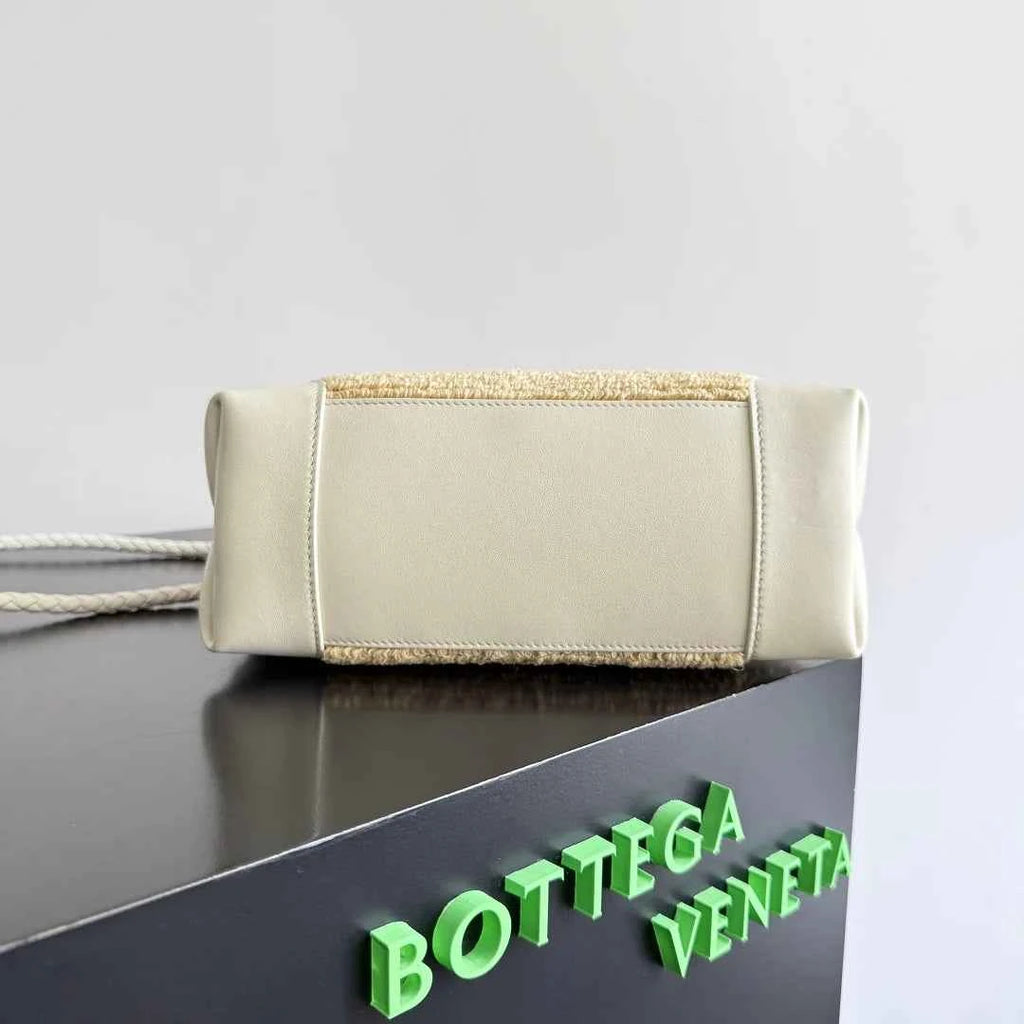 Bottega Veneta Small Andiamo Bag 743568 Raffia Beige