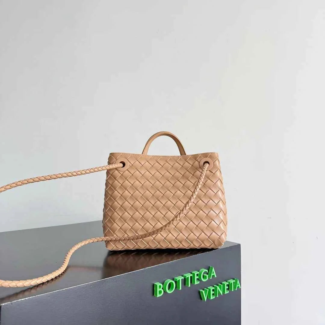 Bottega Veneta Small Andiamo Bag in 743568 Lambskin Power Pink