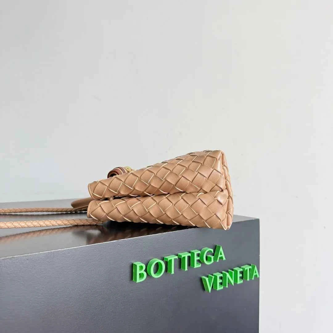 Bottega Veneta Small Andiamo Bag in 743568 Lambskin Power Pink