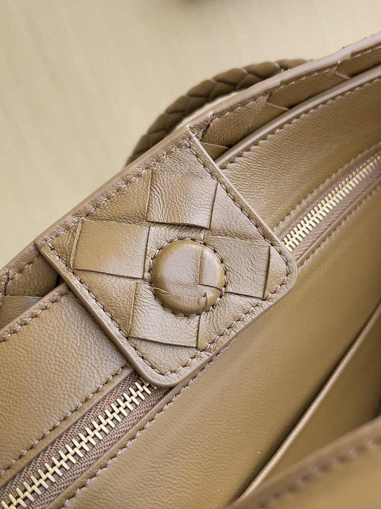 Bottega Veneta Small Andiamo Bag 743568 Brown