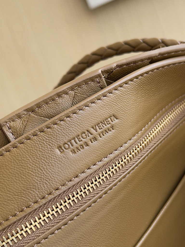 Bottega Veneta Small Andiamo Bag 743568 Brown
