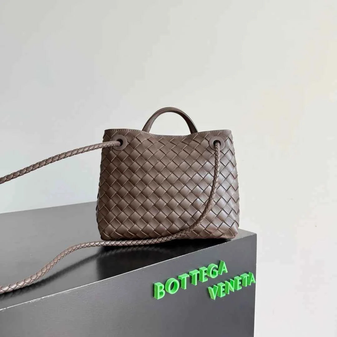 Bottega Veneta Small Andiamo Bag in 743568 Lambskin Coffee