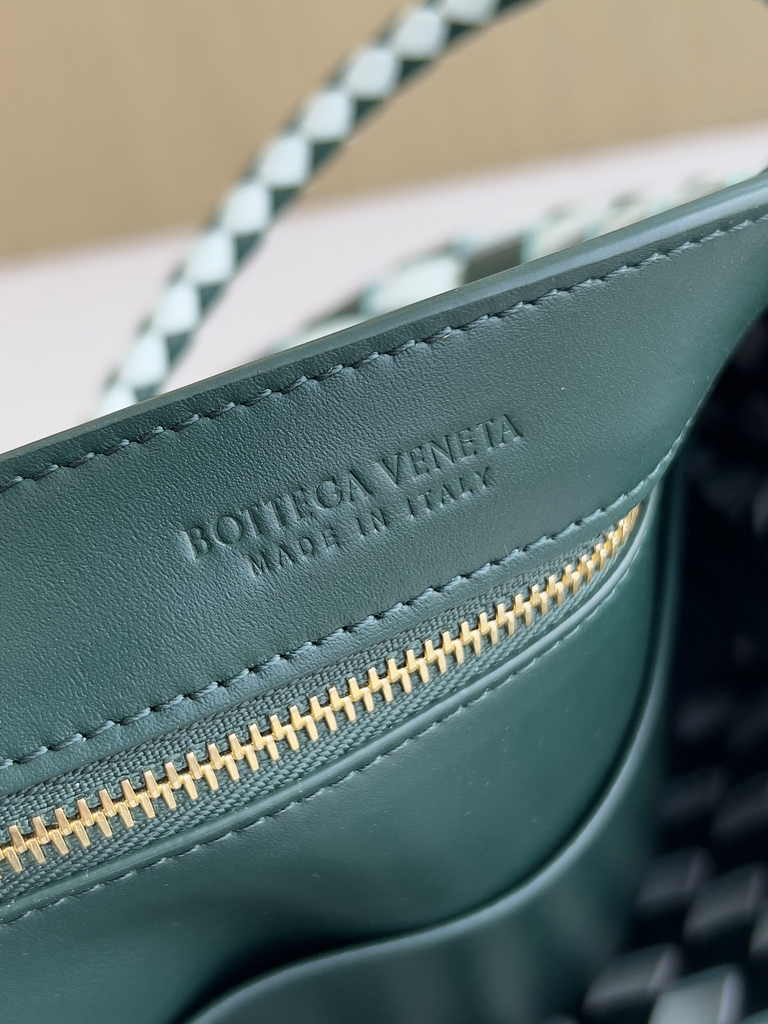 Bottega Veneta Small Andiamo Bag 743568 Lambskin White Green